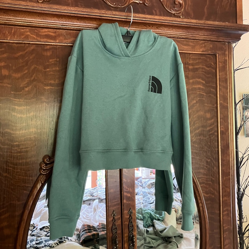The North Face Green Boxy Crop Long Sleeve Hoodie